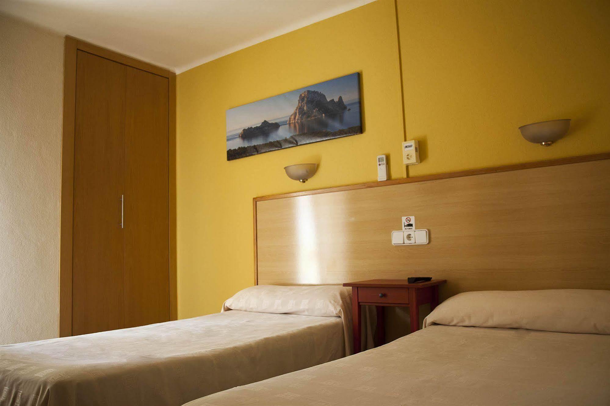 Hostal Residencia Europa Punico Ибица Экстерьер фото